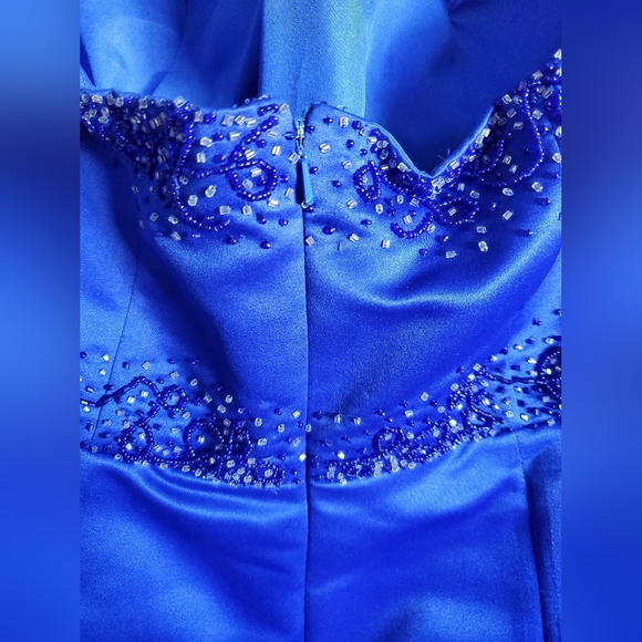 VINTAGE Y2K Stunning blue gown with empire waist, beading details only worn once - Picture 7 of 7